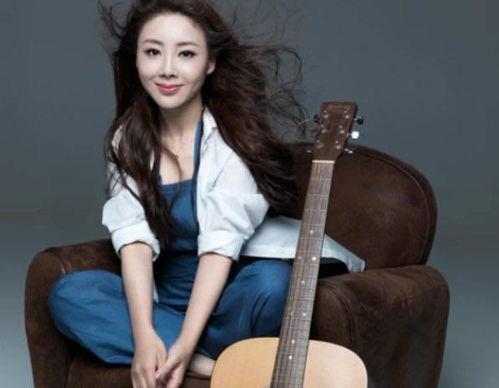 娱乐吃瓜女歌手,揭秘吃瓜女歌手的幕后故事